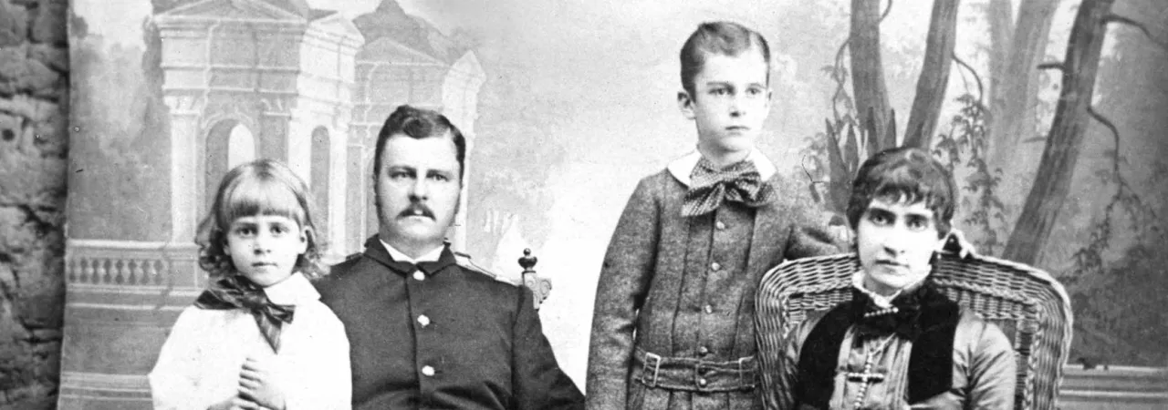 Douglas, Arthur Jr., Arthur III., and Mary MacArthur