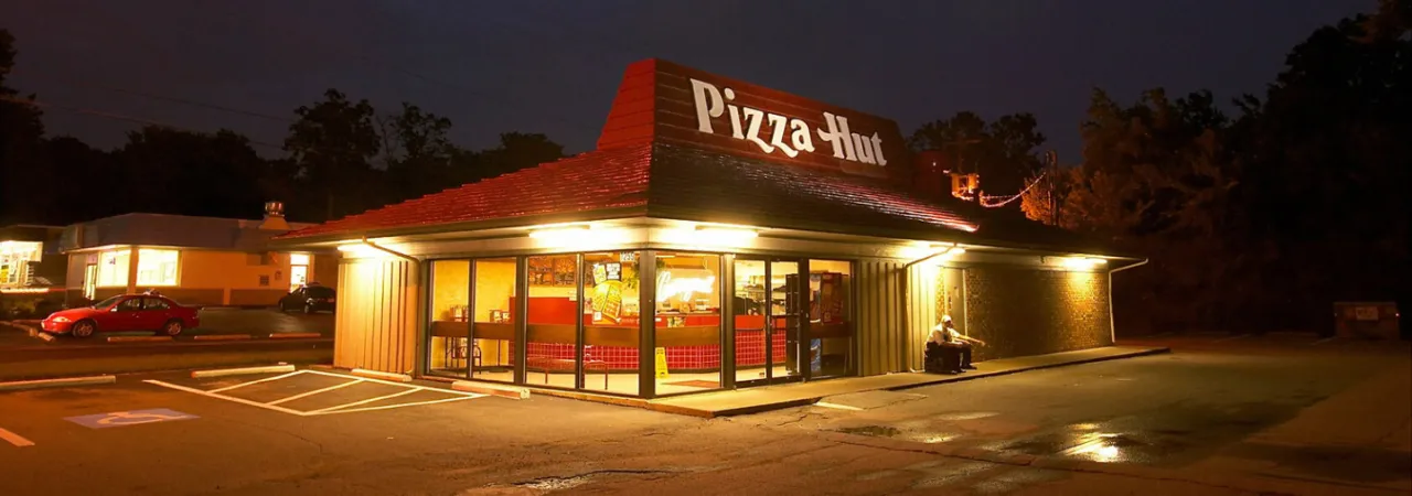 This iconic National Geographic photo captures the now demolished Pizza Hut at Franklin Battlefields, a stark reminder of the threats battlefields face from unchecked development.