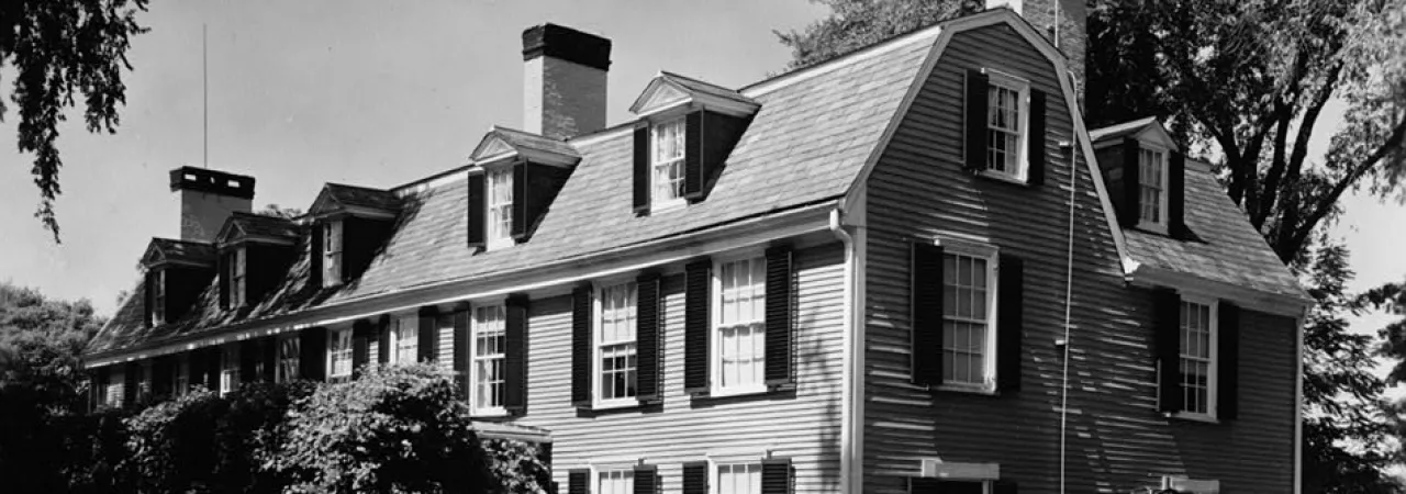 Black and white photograph of the Adams's mansion in Massachusetts 