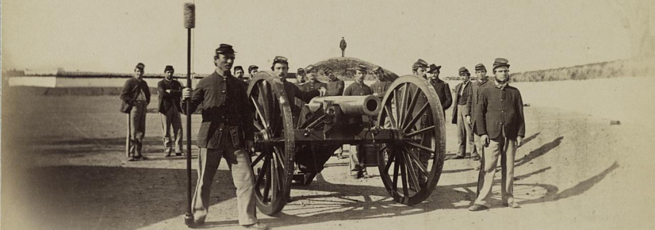 Union Soldiers with Cannon 