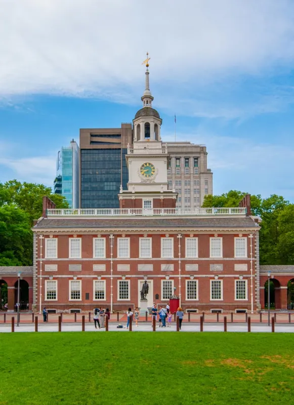 Modern day image of Independence Hall in Philadelphia, Pennsylvania