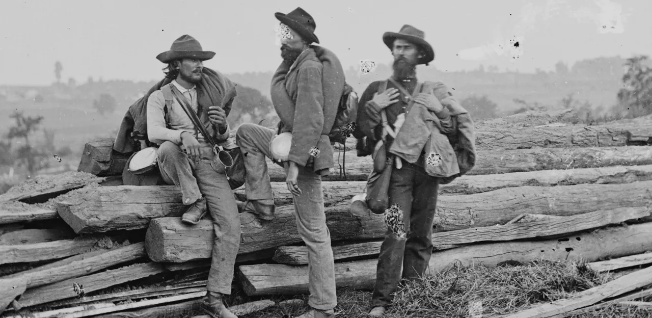 An historic photo of soldiers at Seminary Ridge
