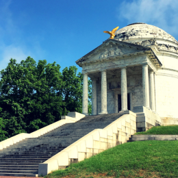 Photo of a memorial at Vicksburg