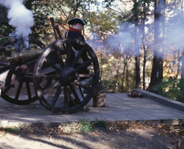 Re-enactors with a cannon.