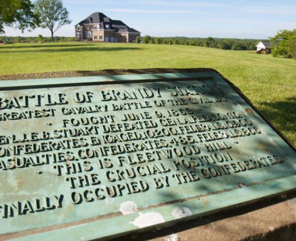 Photo of a historical plaque honoring Fleetwood Hill— the apex of the Battle of Brandy Station 