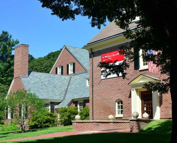 Outside of the Concord Museum