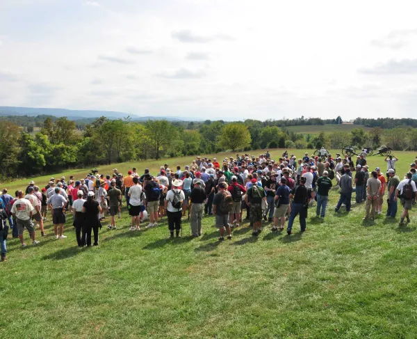 Visitors to Antietam National Battlefield, Sharpsburg, Md.
