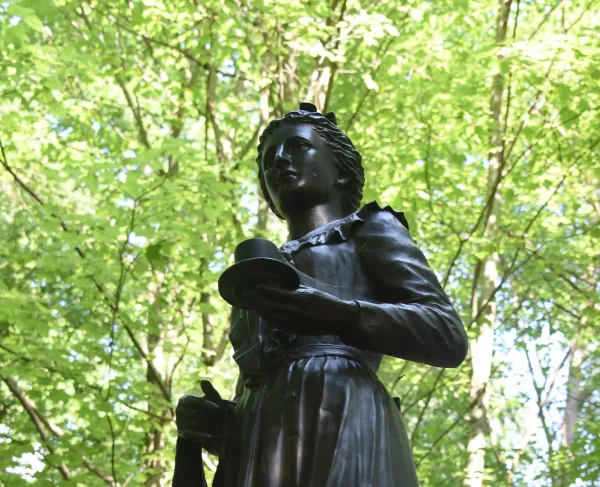 Guilford Courthouse Monument