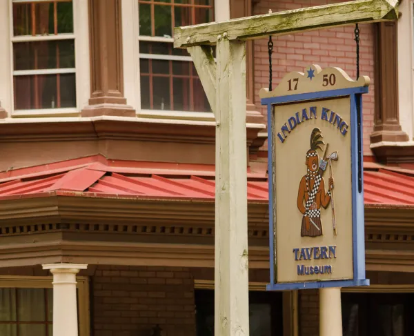 Picture of sign in front of Indian King Tavern