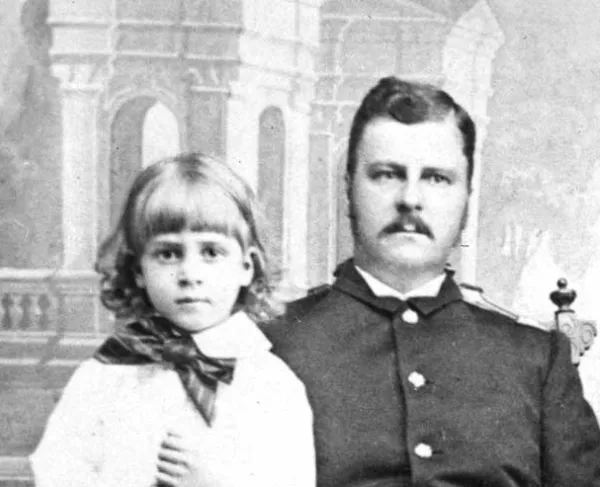 Douglas, Arthur Jr., Arthur III., and Mary MacArthur