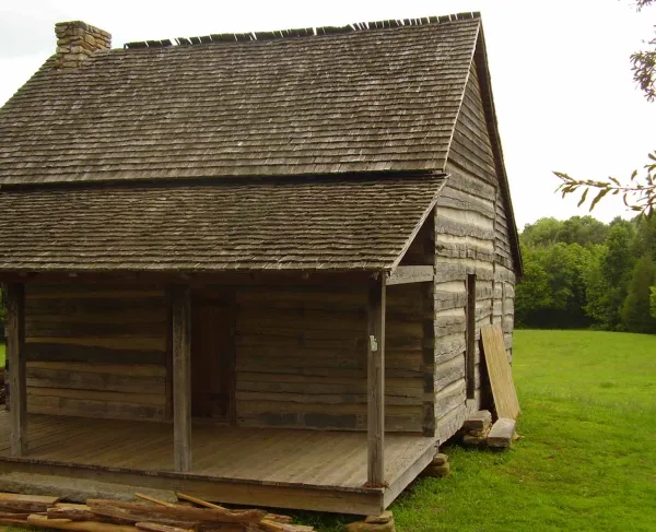 Cabin on the grounds of the Ramsour's Mill Battleground