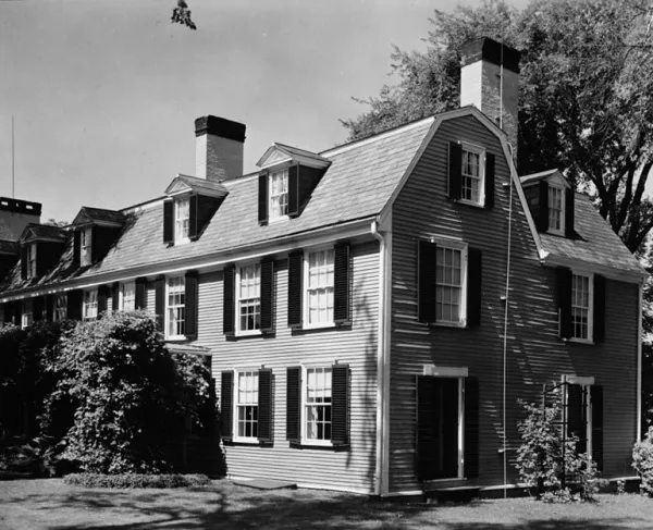 Black and white photograph of the Adams's mansion in Massachusetts 