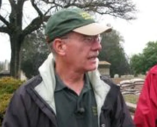 Charlie Crawford and Ed Bearss at Oakland Cemetery