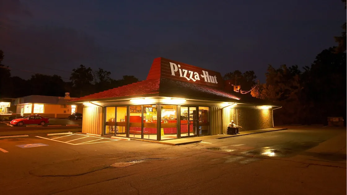 This iconic National Geographic photo captures the now demolished Pizza Hut at Franklin Battlefields, a stark reminder of the threats battlefields face from unchecked development.