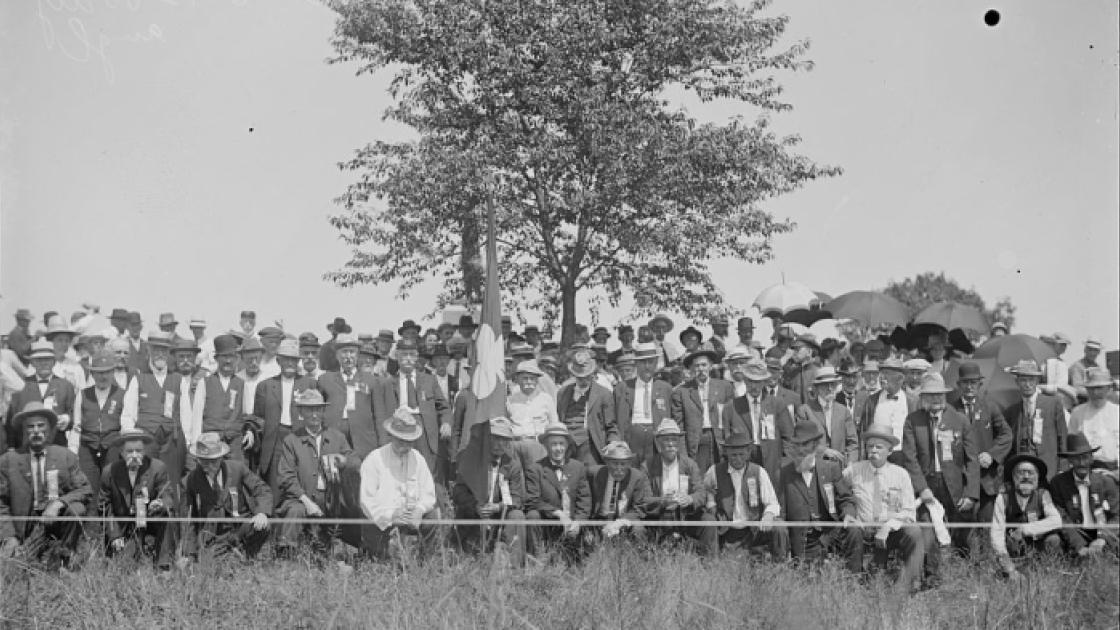 This image depicts veterans of the California Regiment returning to the location of Pickett's Charge. 