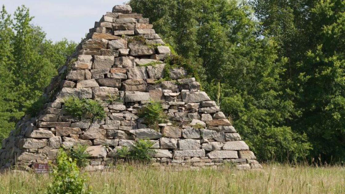 Meade Pyramid (760x500)