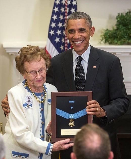 President Obama presents Alonzo Cushing’s Medal of Honor to Helen Loring Ensign on November 6, 2014.