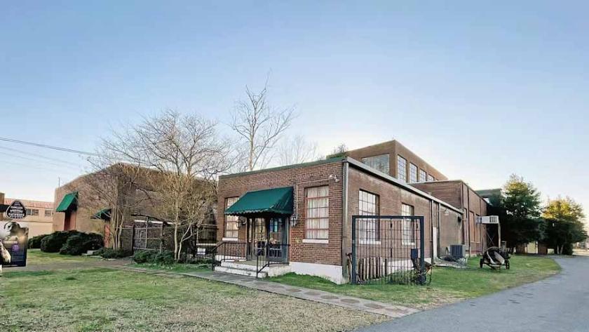 Exterior of the Fayetteville Lincoln County Museum & Civic Center
