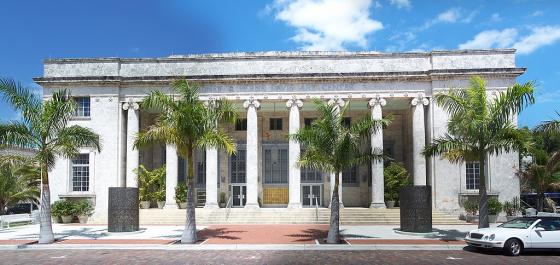 Sidney & Berne Davis Art Center