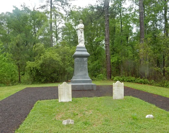 Womens monument at Moores Creek Bridge Battlefield