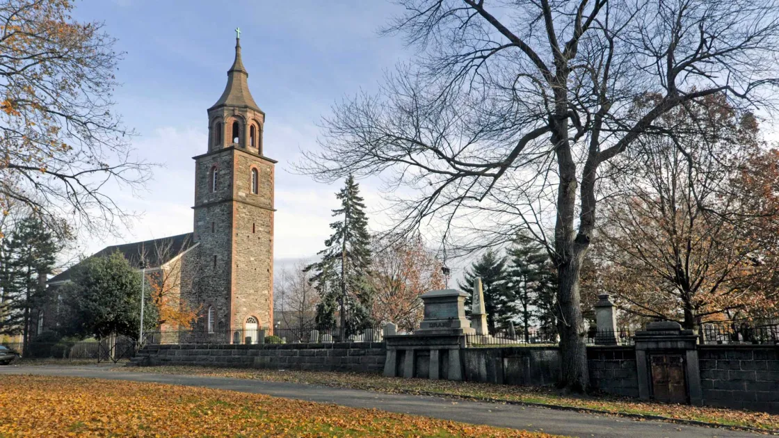 Front of Saint Paul's Church in New York