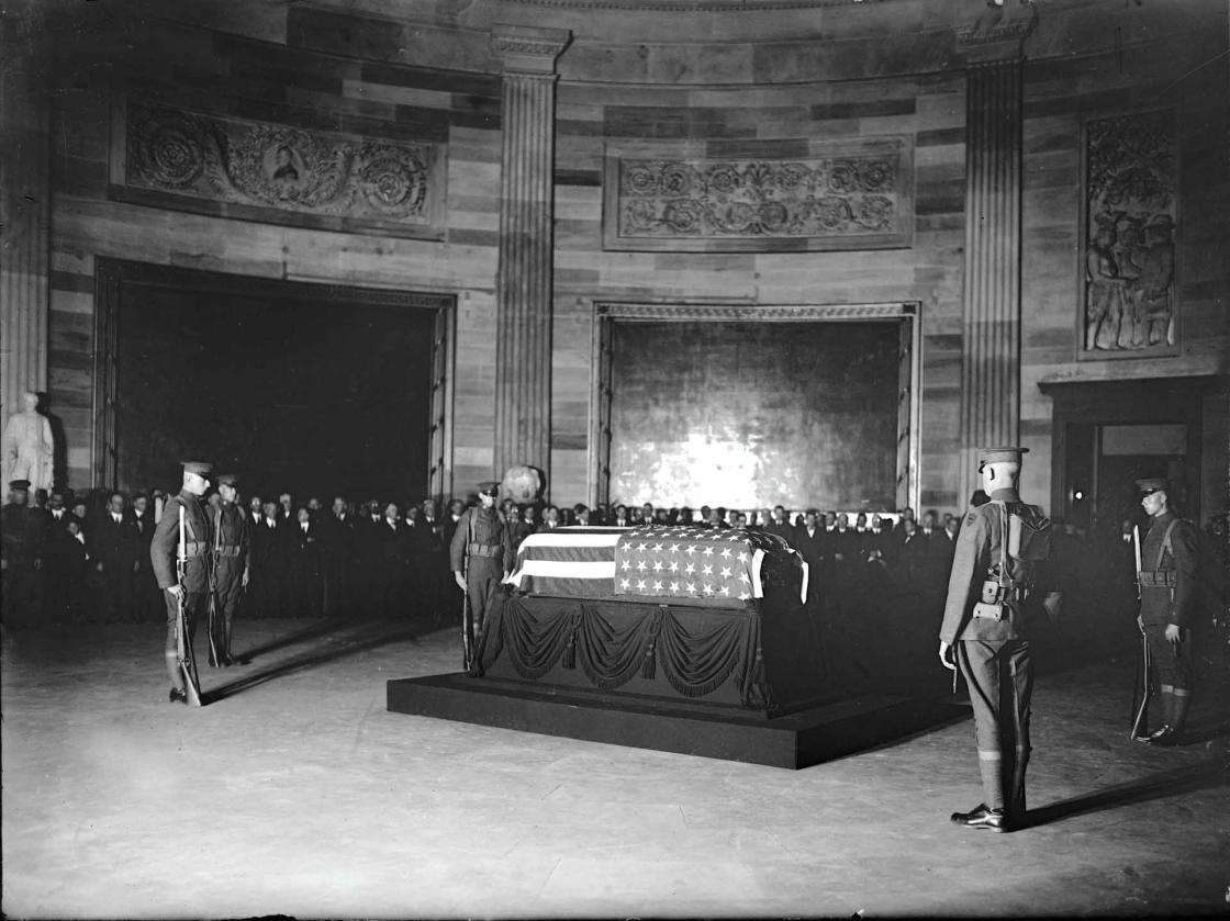 The Unknown soldier lays in state at the Capitol in November 1921