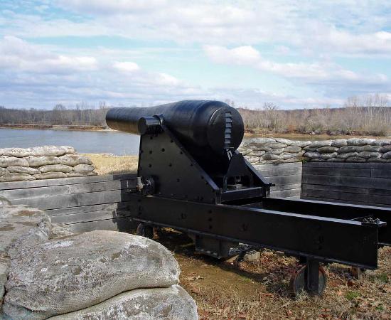 Columbiad at Fort Donelson aimed downriver