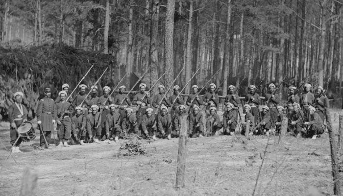 Zouaves 700 x 400