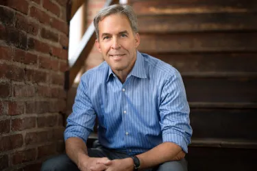 Professional photo of author Rick Atkinson