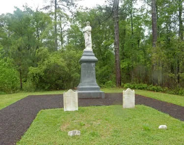 Womens monument at Moores Creek Bridge Battlefield