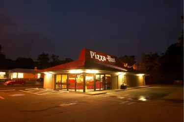 This iconic National Geographic photo captures the now demolished Pizza Hut at Franklin Battlefields, a stark reminder of the threats battlefields face from unchecked development.