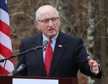 Vince Dooley speaking at a Trust event.